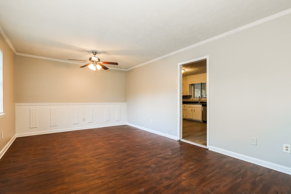 Building Photo - 9105 Homewood Dr