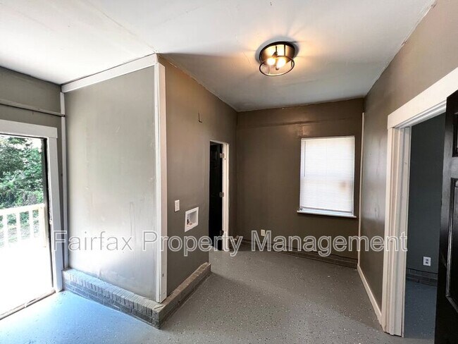 Building Photo - 2308 Nebo St
