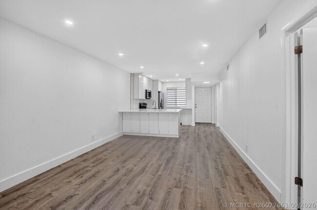 Building Photo - 21950 Soundview Terrace