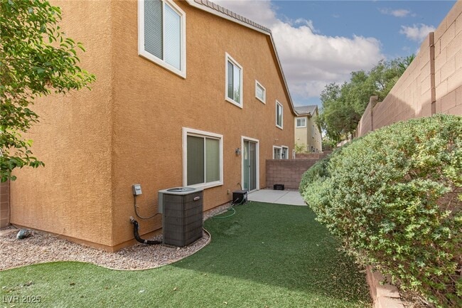 Building Photo - 550 Twilight Blue Ave