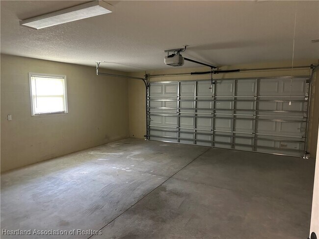 Building Photo - 4342 Shad Dr