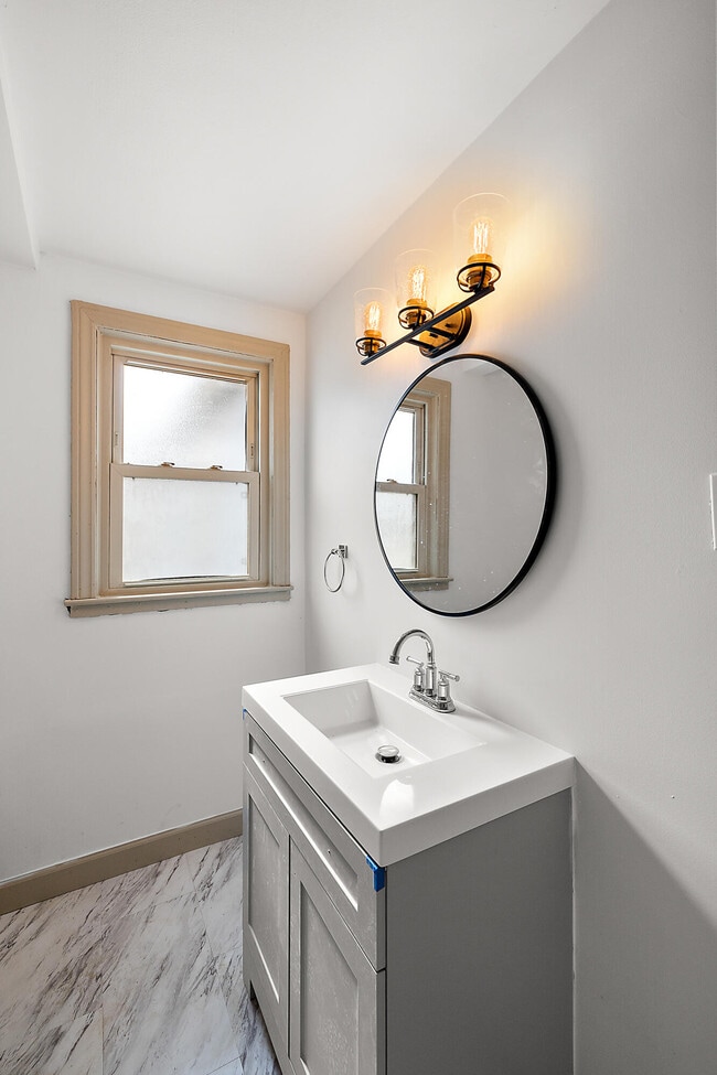 Building Photo - 3129 Prairie Ave