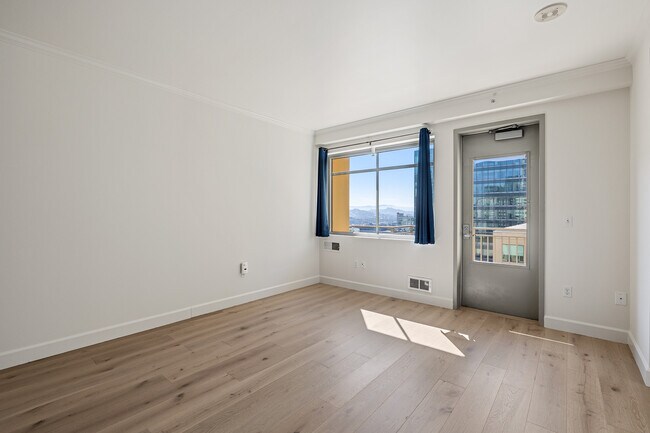 Building Photo - 246 2nd St