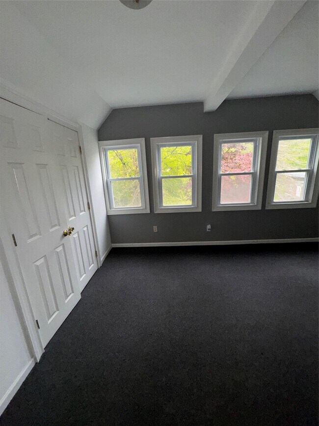 Building Photo - 955 NY-52