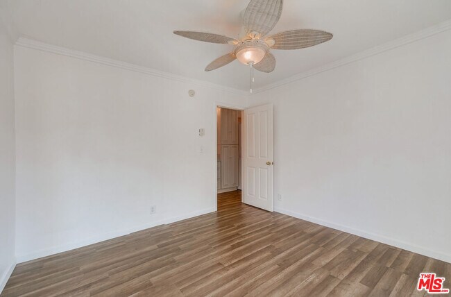 Building Photo - 2308 Schader Dr