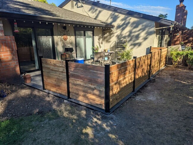 Building Photo - Yountville Condo