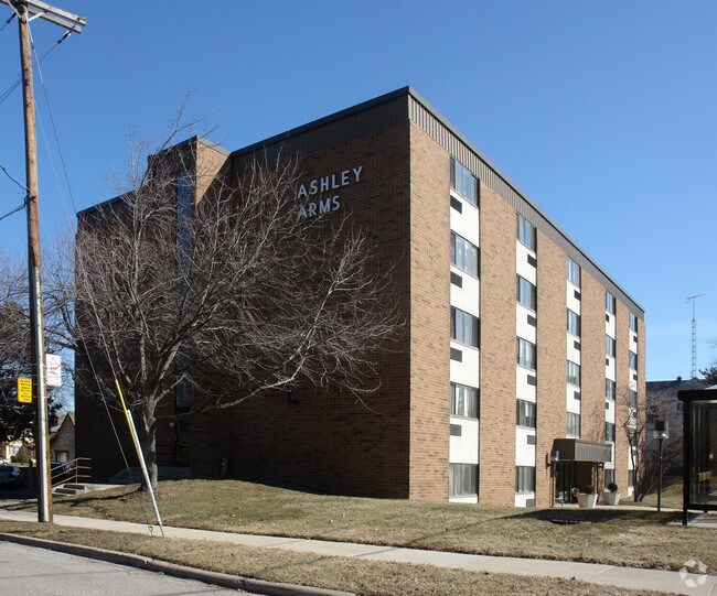 Ashley Arms 1950 W Bancroft St Toledo OH 43607 Apartment Finder