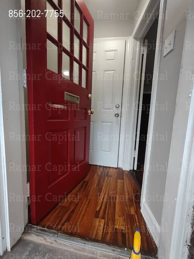 Building Photo - 1532 Bradley Ave