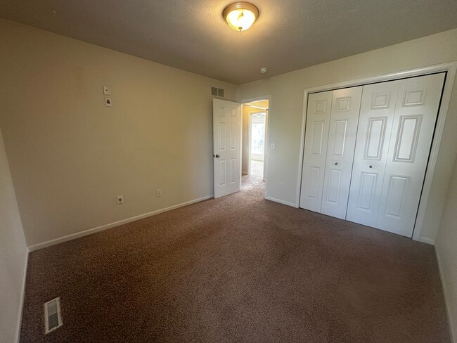 Building Photo - 54935 Cheyenne Meadows Dr
