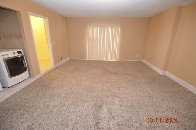 Building Photo - 2805 Kings Way