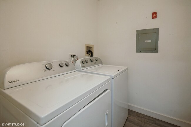 Building Photo - 298 Pembridge Ln