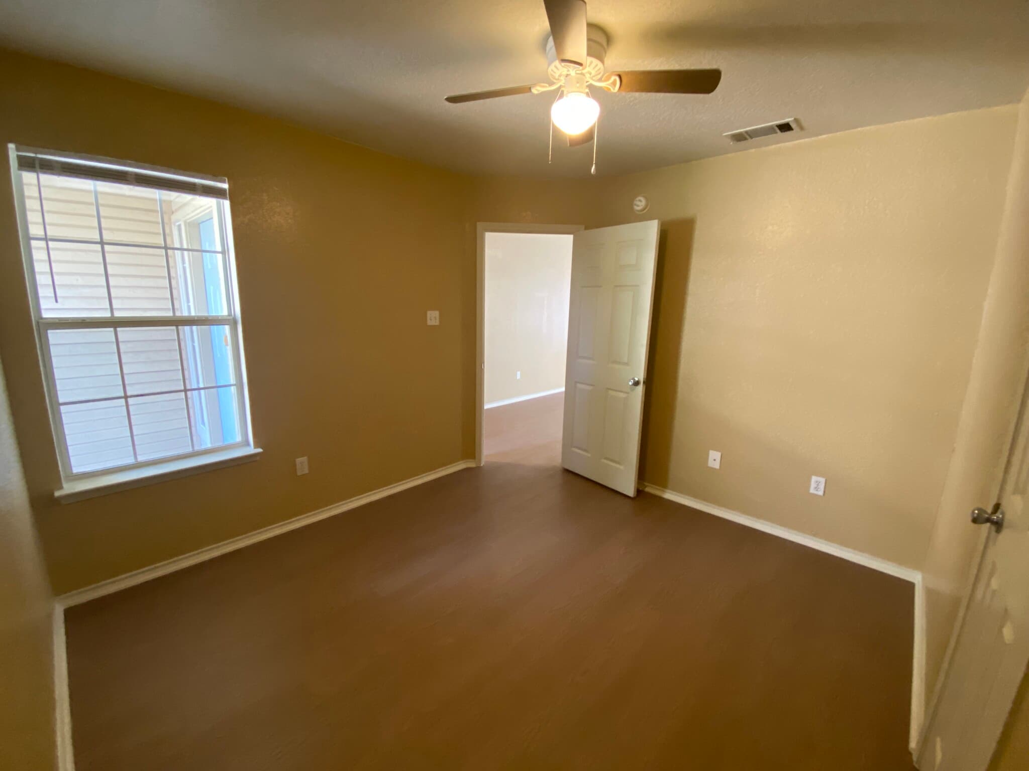 Building Photo - 2806 Maria Dr
