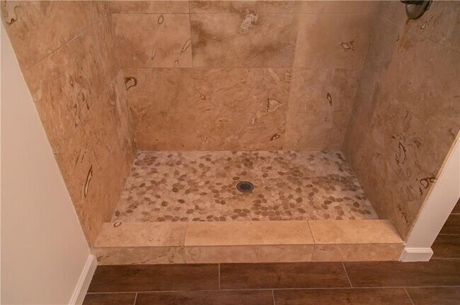 Building Photo - 1547 Delia Dr