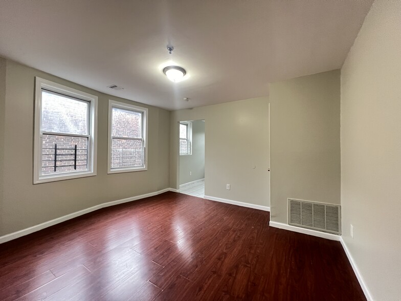 96 Eaton Pl 1B - 94 Eaton Pl