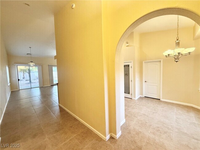 Building Photo - 6780 Sandpebble St