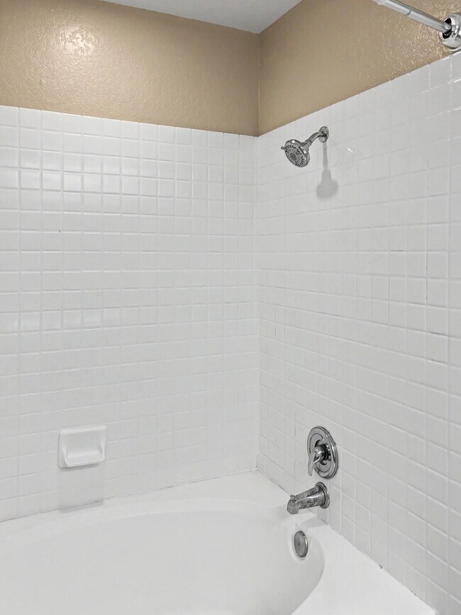 Building Photo - 76915 Turendot St