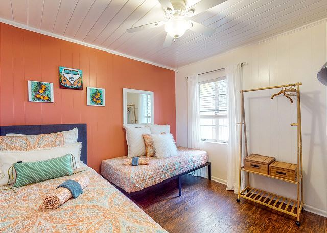 Guest bedroom with 2 full beds. - 117 Trout Ave