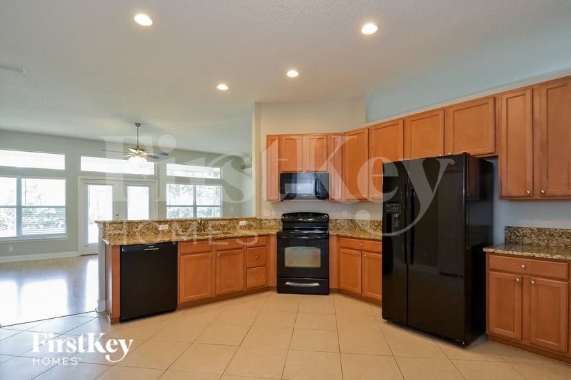 Building Photo - 112 Glen Oaks Dr