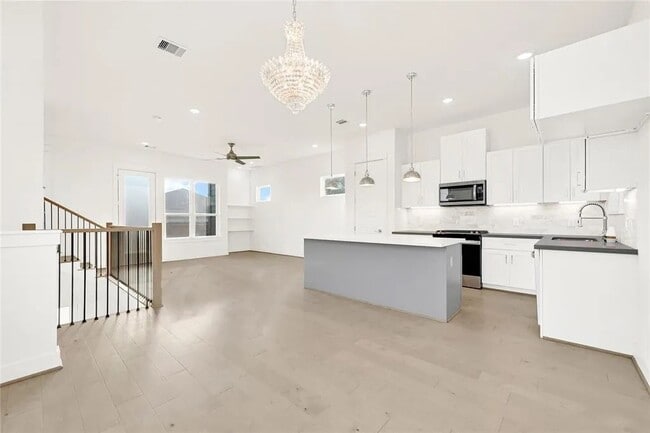 Building Photo - 4623 Cochran St