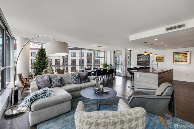 Building Photo - 708 Long Bridge St