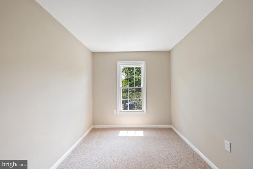 Building Photo - 7422 Barbados Ln