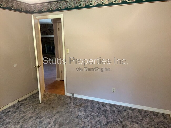 Building Photo - 86 Lamoray Dr