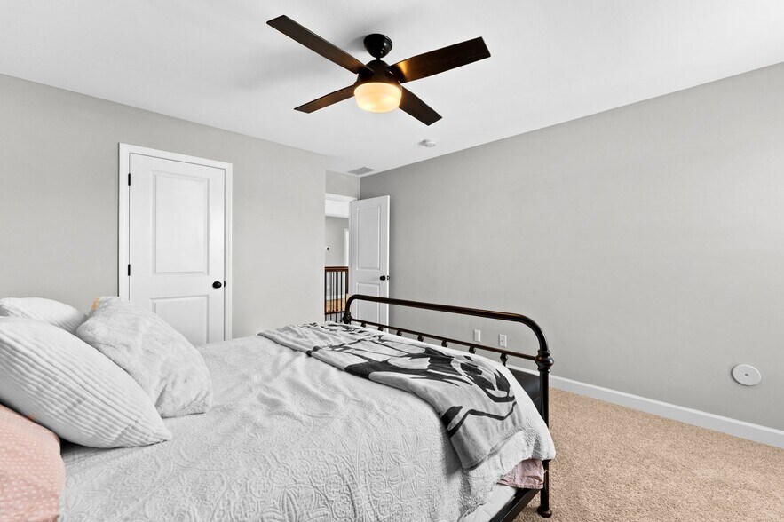Building Photo - 748 Seagate Dr