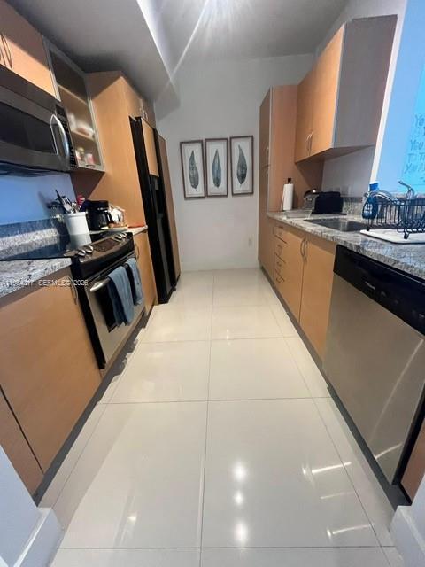 Building Photo - 18800 NE 29th Ave