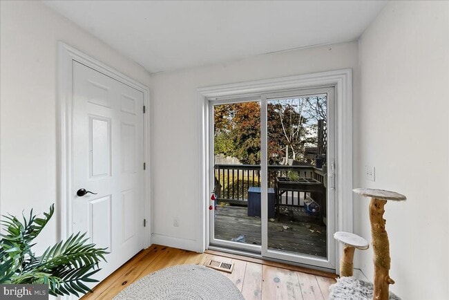 Building Photo - 131 E Union St