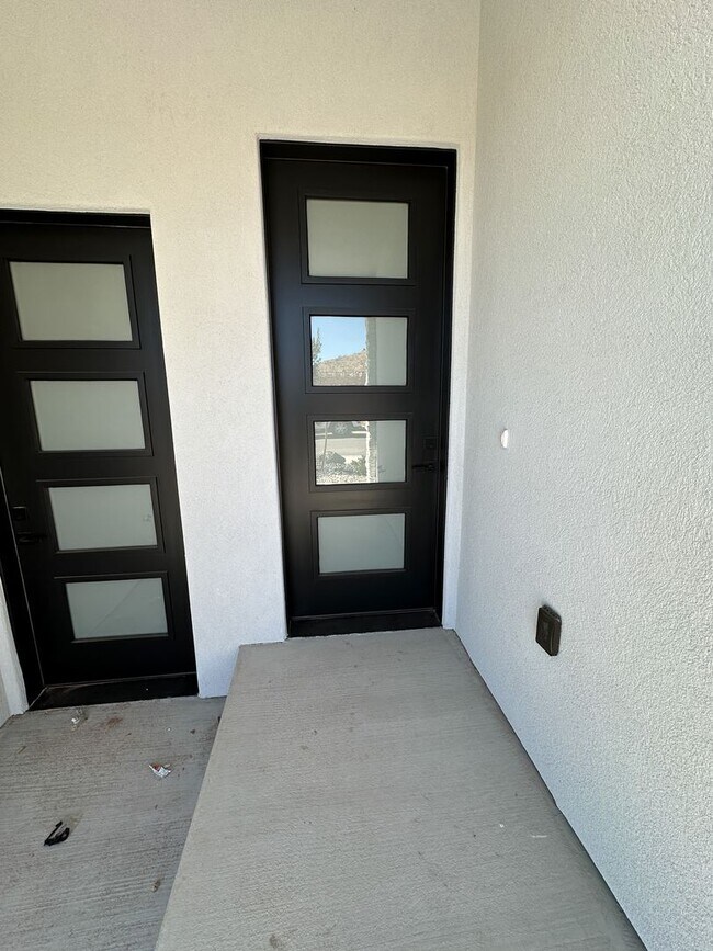 Building Photo - Brand New TownhomeBrand New 3 Bed / 2.5 Bath Townhome – Internet Included