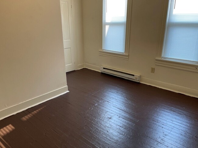 Building Photo - Alexander  37-39 Boone