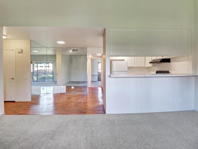 Building Photo - 291 E Mel Ave