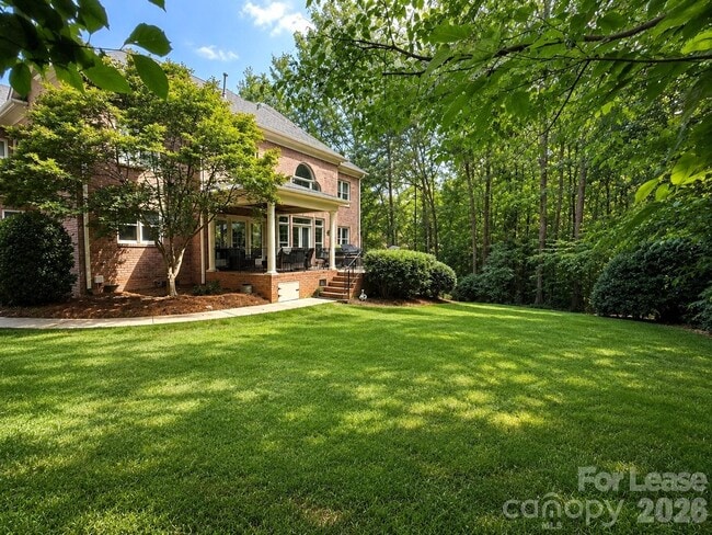 Building Photo - 1009 Honors Ct
