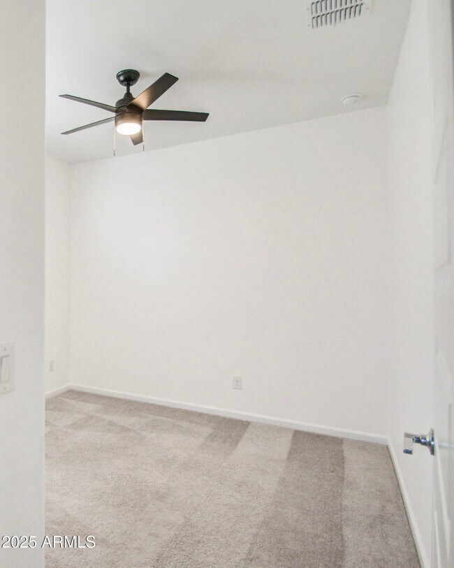 Building Photo - 4205 E Haley Dr