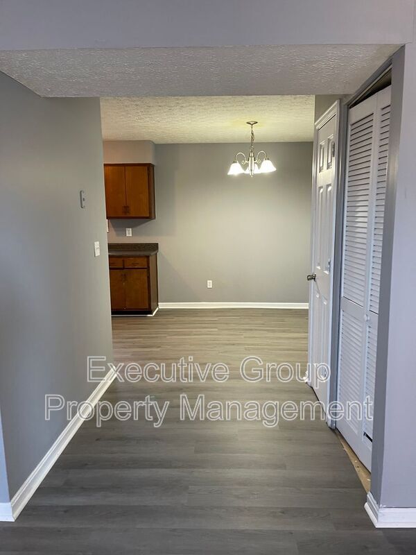 Building Photo - 355 Elmwood Dr