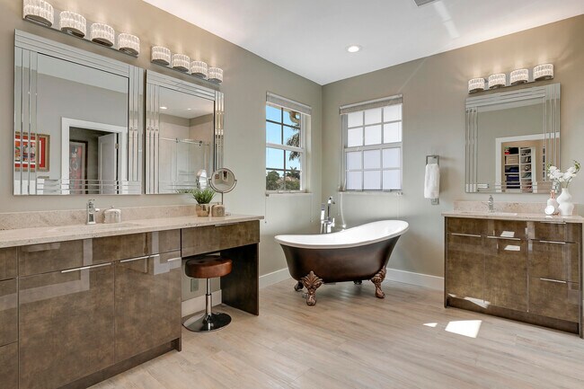 Building Photo - 127 Via Castilla