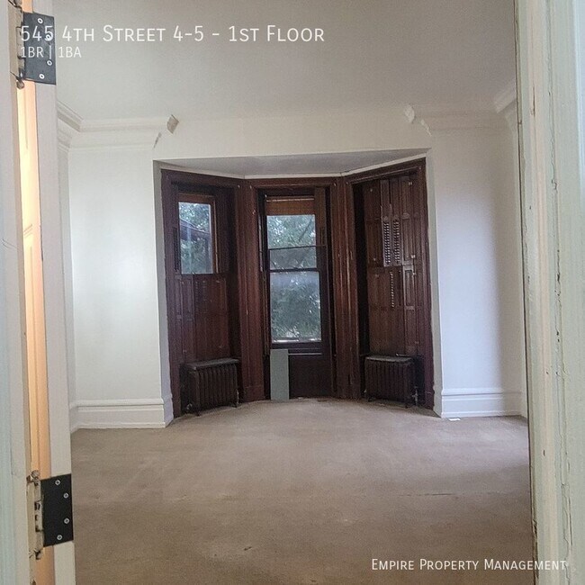 Building Photo - 545 4th St