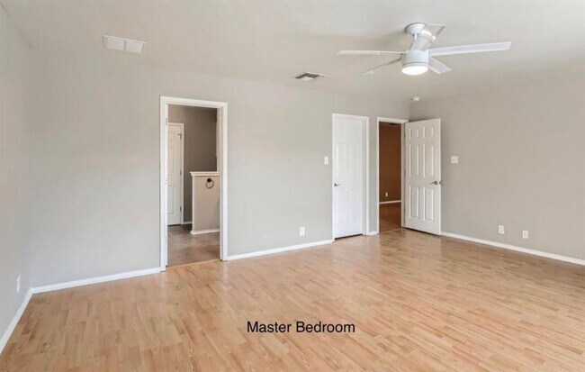 Building Photo - 518 Pecos Cir
