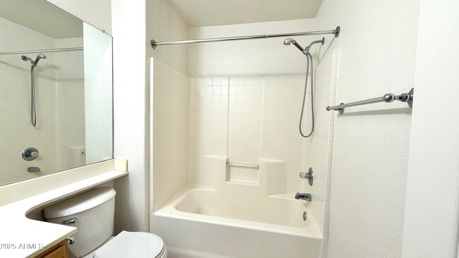 Building Photo - 2201 N Comanche Dr