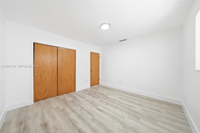 Building Photo - 1781 SW 13th St