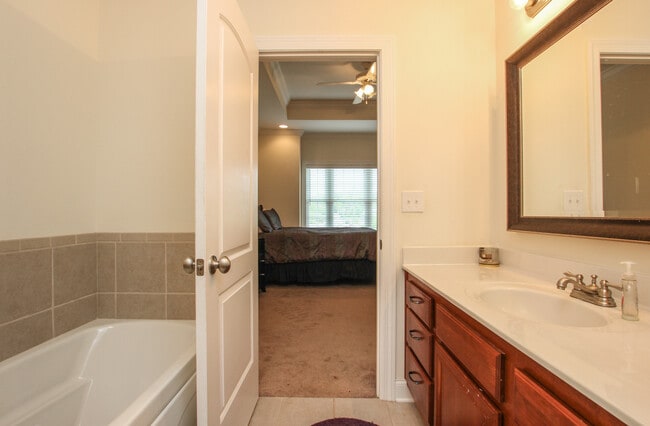 Building Photo - 5930 Obrien Ave