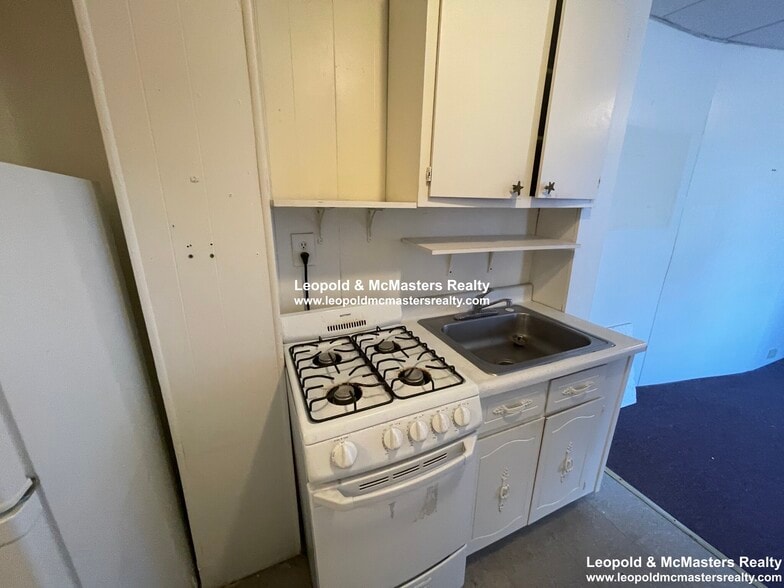 Building Photo - 47 Joy St