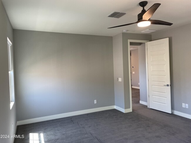 Building Photo - 4624 E Vista Bonita Dr