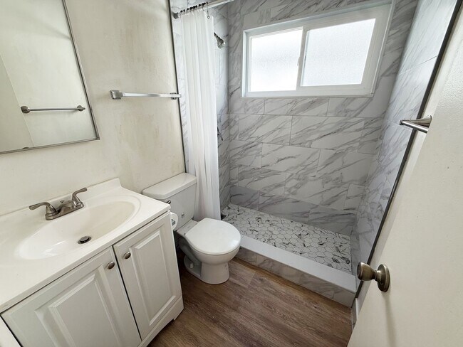 Building Photo - 4348 - 4352 1/2 McClintock St