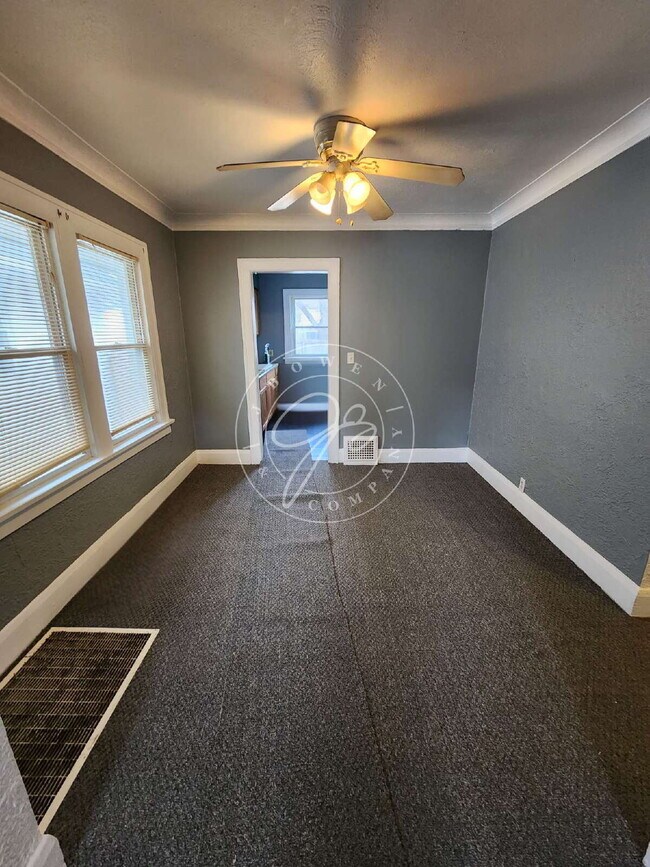 Building Photo - 3 bed! Bonus space in basement