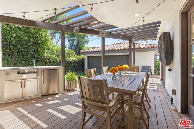 Building Photo - 1024 25th St