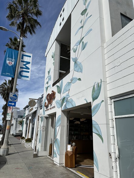 Building Photo - 1615 Shell Ave