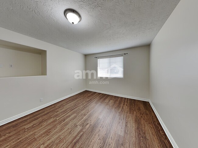 Building Photo - 229 Walton Dr