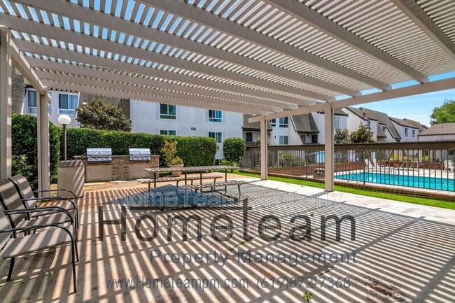 Building Photo - 8075 Caminito de Pizza