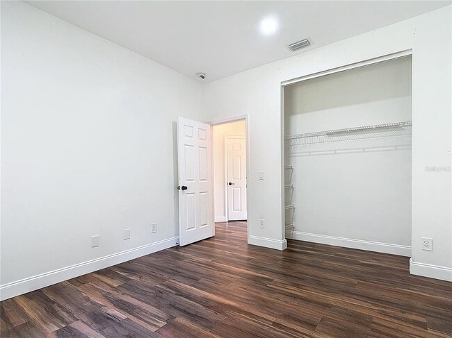Building Photo - 130 16th Ave NE